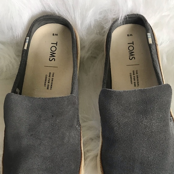 TOMS suede slip on W8 - Picture 1 of 4